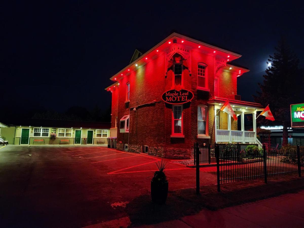 Maple Leaf Motel Goderich Exterior photo