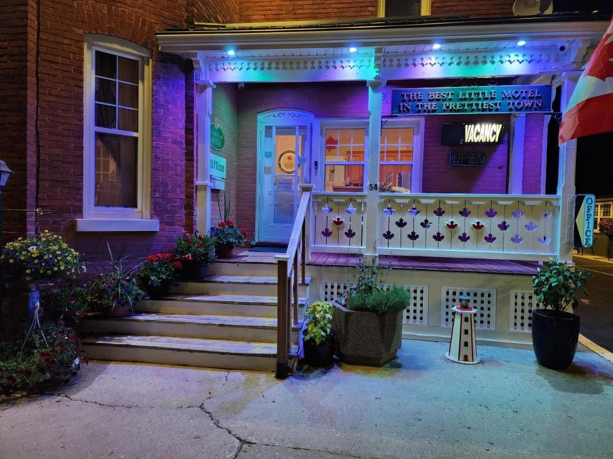 Maple Leaf Motel Goderich Exterior photo