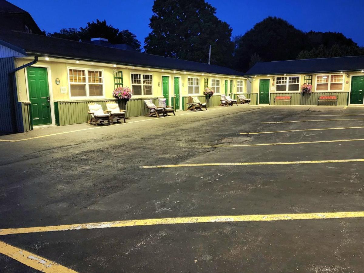 Maple Leaf Motel Goderich Exterior photo