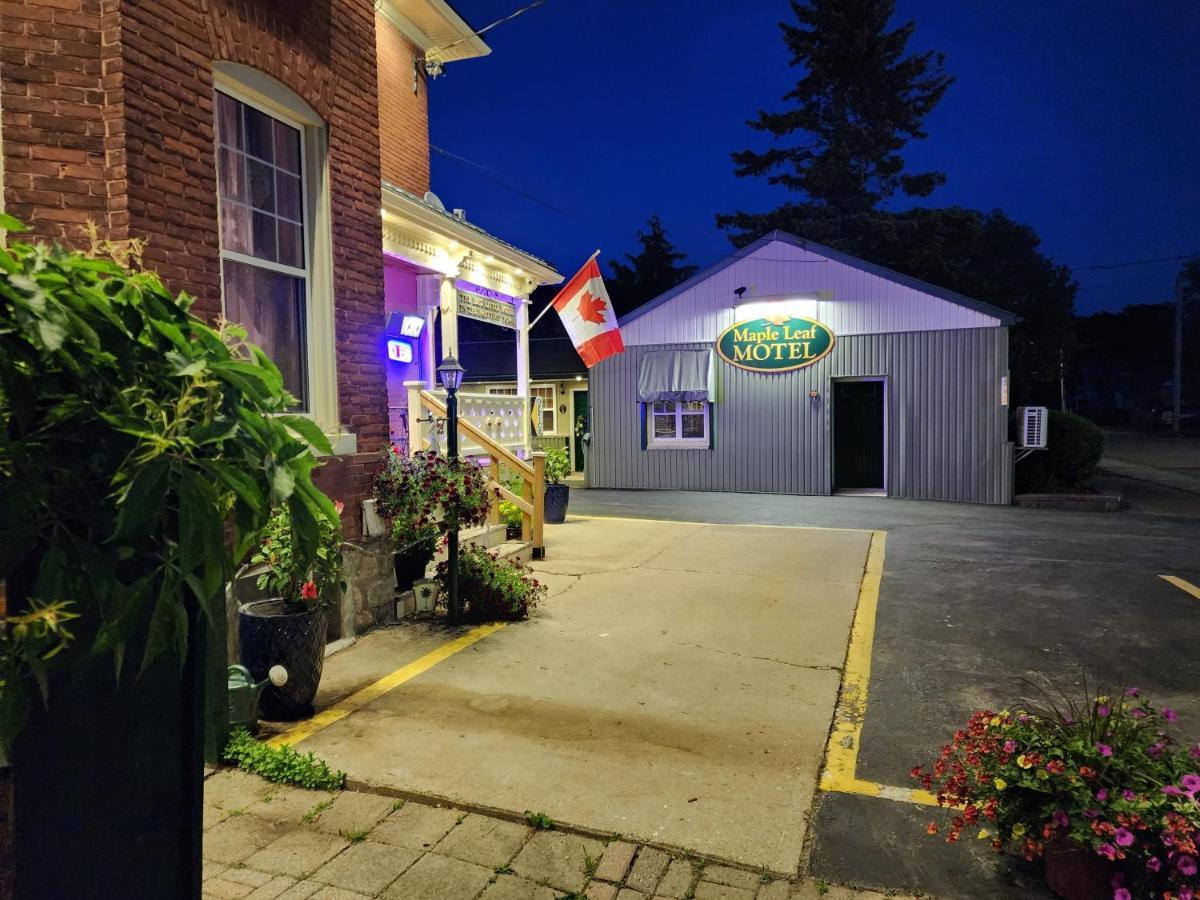 Maple Leaf Motel Goderich Exterior photo