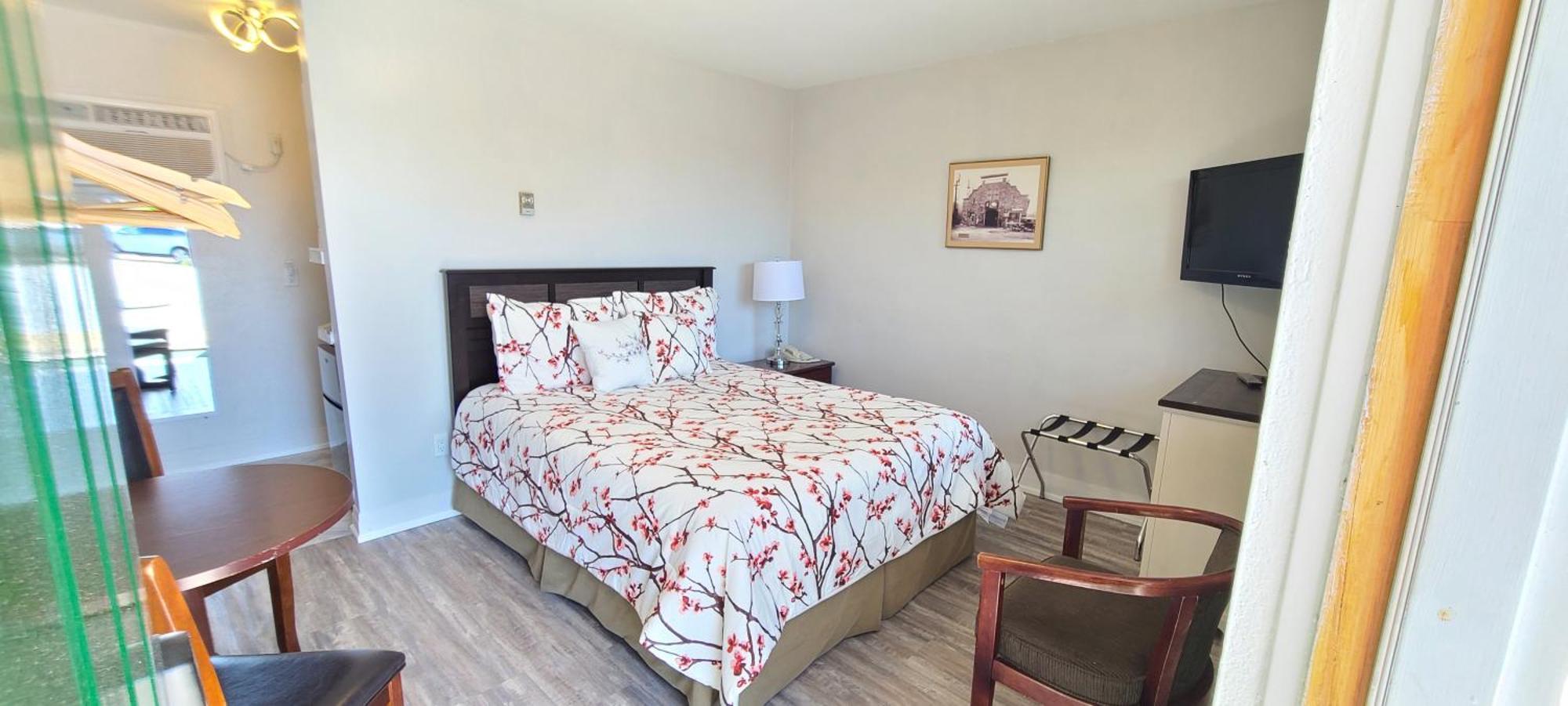 Maple Leaf Motel Goderich Room photo